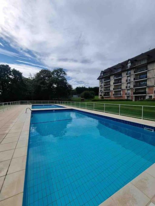 Appartement Calme Proche De La Mer Avec Parking Villers-sur-Mer Esterno foto