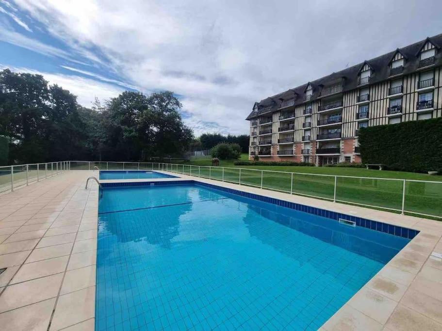 Appartement Calme Proche De La Mer Avec Parking Villers-sur-Mer Esterno foto